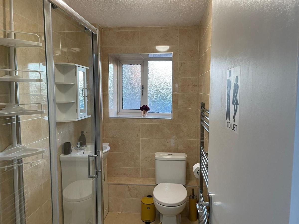 Nnk Air Bnb Enfield Buitenkant foto