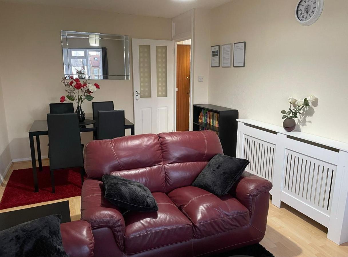Nnk Air Bnb Enfield Buitenkant foto